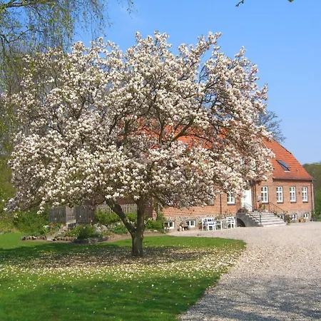 Bed and Breakfast Aeblegarden 2*